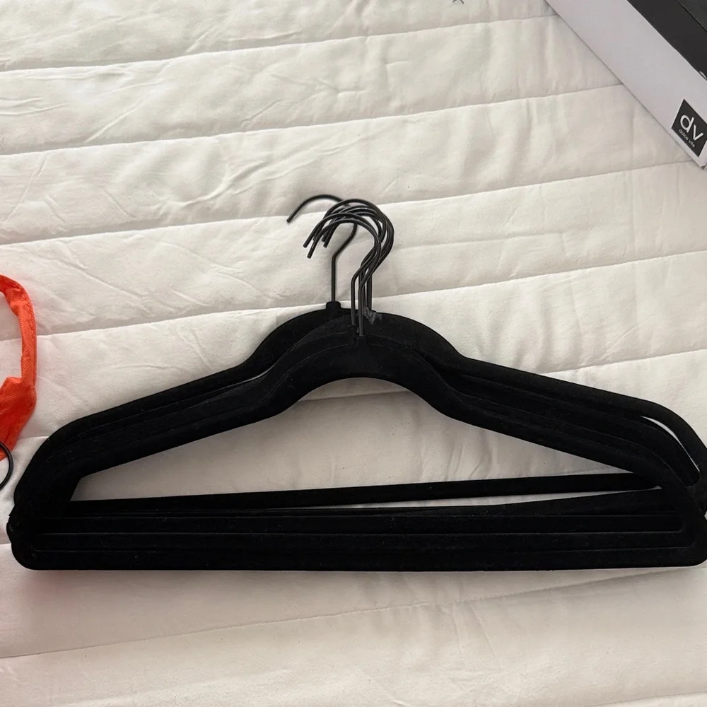 Velvet Non-Slip Suit Hangers - Black (Set of 35)